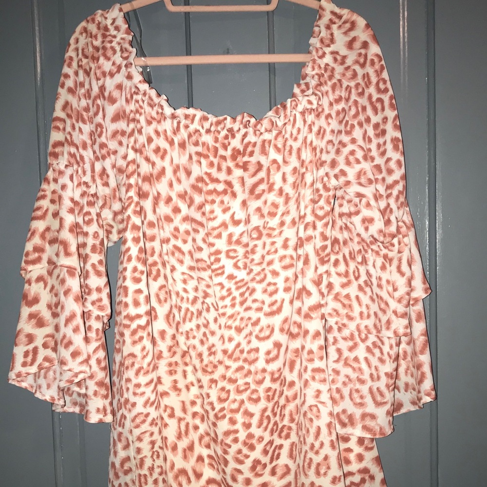 Cheetah print off the shoulder!Like new condition